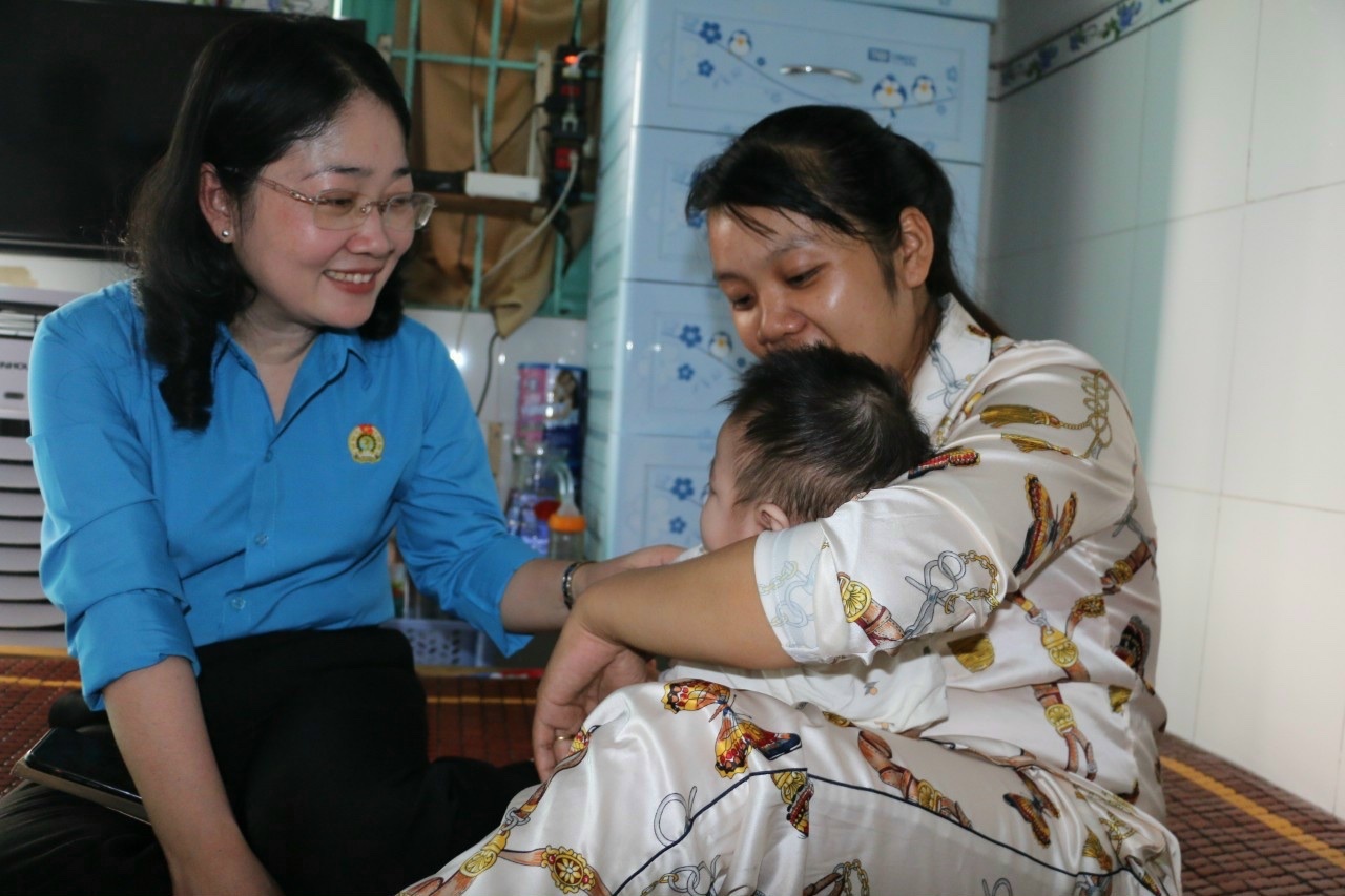 Hơn 16.700 người lao động thiếu việc, mất việc làm được LĐLĐ tỉnh Bình Dương hỗ trợ Hơn 16.700 người lao động thiếu việc, mất việc làm được LĐLĐ tỉnh Bình Dương hỗ trợ