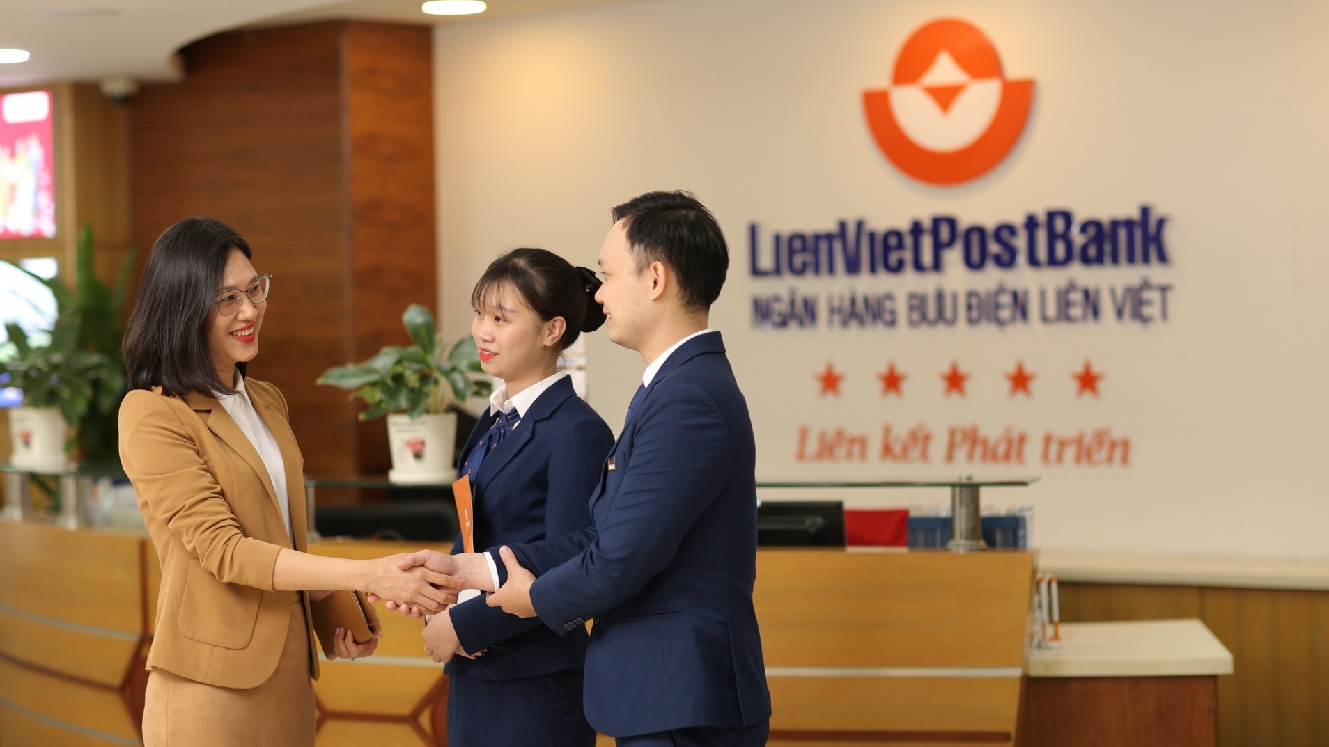 Chuẩn bị cho loạt nhân sự mới, LienVietPostBank muốn đổi tên