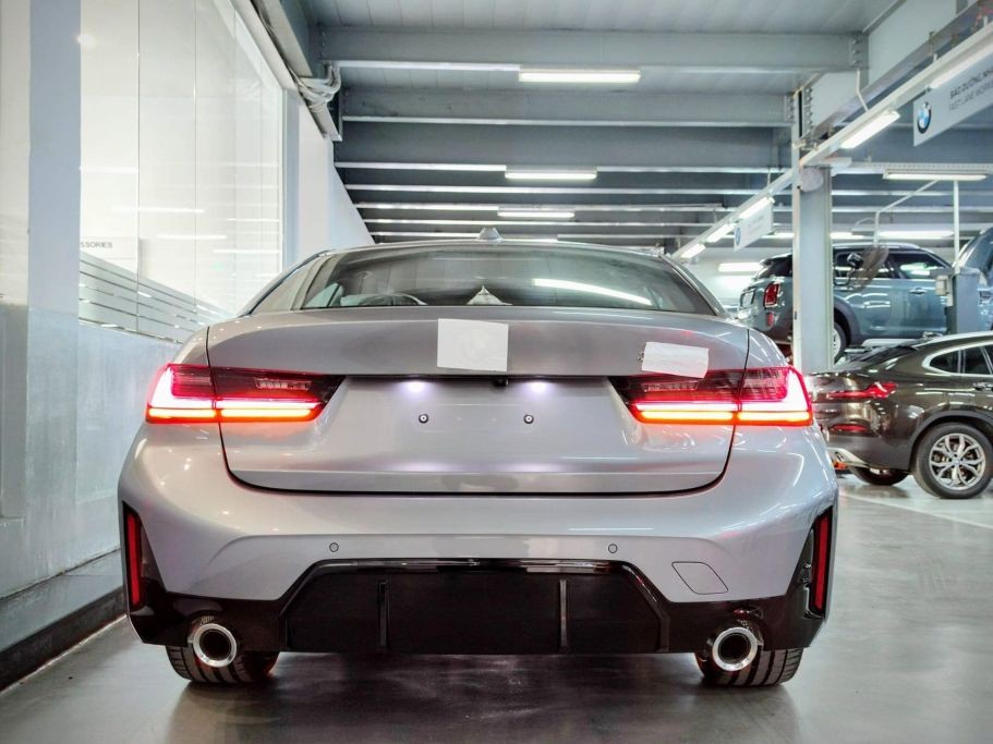 BMW 330i M Sport 2023 có mặt tại đại lý BMW 330i M Sport 2023 có mặt tại đại lý