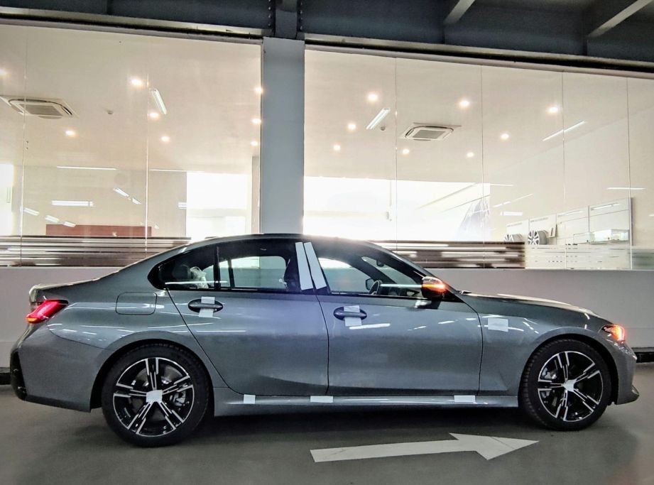 BMW 330i M Sport 2023 có mặt tại đại lý BMW 330i M Sport 2023 có mặt tại đại lý