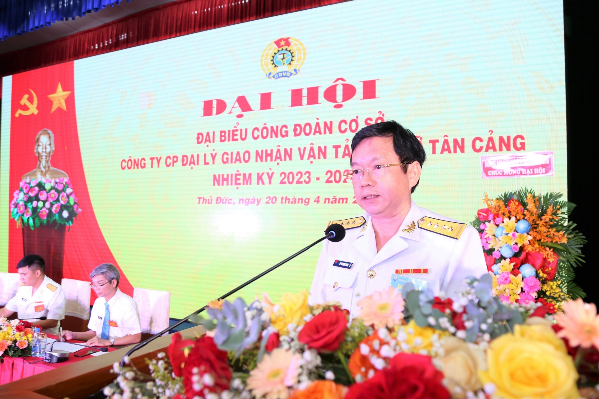 Công đoàn Công ty CP TCL: Từng bước đổi mới, phát triển cả bề rộng và chiều sâu Công đoàn Công ty CP TCL: Từng bước đổi mới, phát triển cả bề rộng và chiều sâu