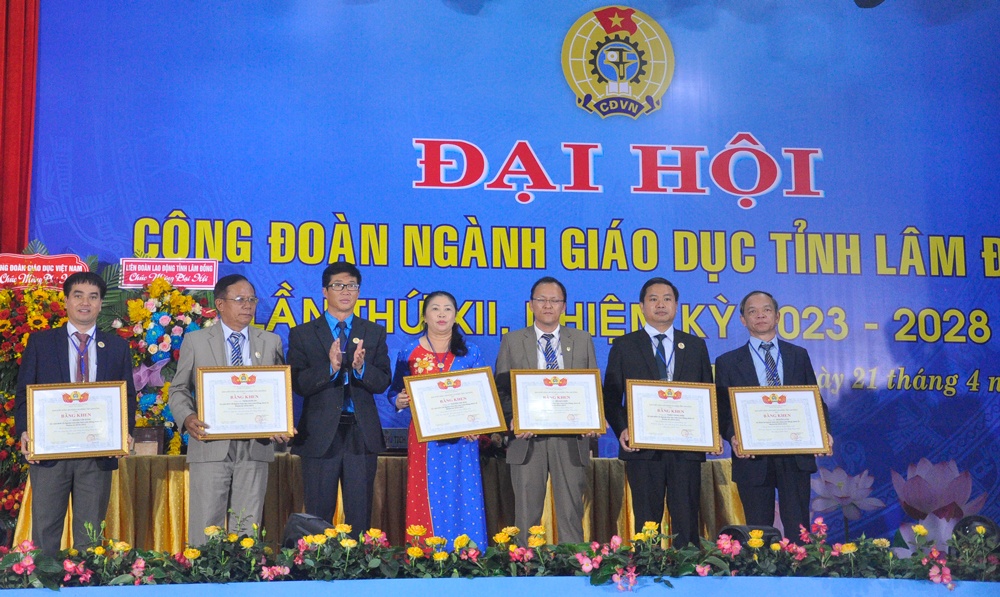 Công đoàn Lâm Đồng triển khai hiệu quả hoạt động 6 tháng đầu năm 2023 Công đoàn Lâm Đồng triển khai hiệu quả hoạt động 6 tháng đầu năm 2023