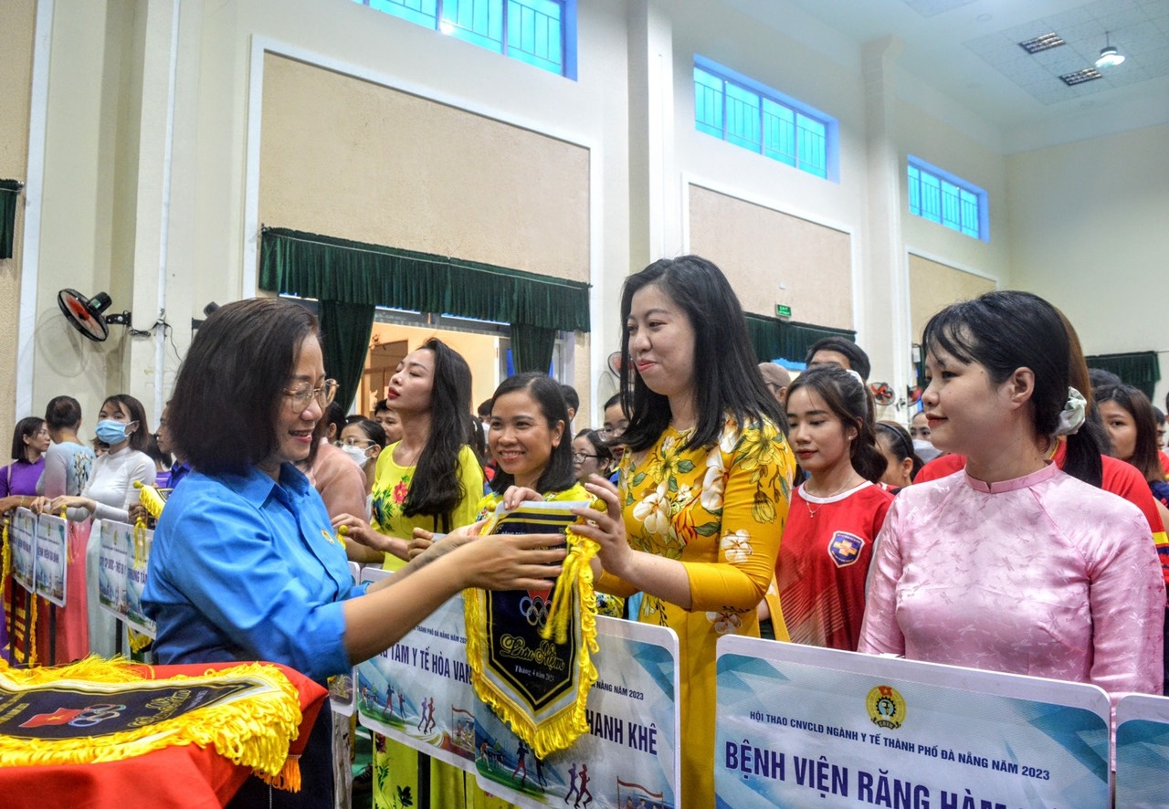Công đoàn ngành Y tế Đà Nẵng: Hơn 800 công nhân, viên chức, lao động tham gia Hội thao ngành Y tế năm 2023 Công đoàn ngành Y tế Đà Nẵng: Hơn 800 công nhân, viên chức, lao động tham gia Hội thao ngành Y tế năm 2023