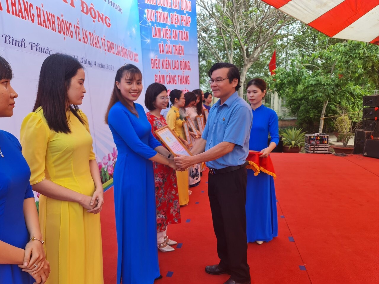 LĐLĐ tỉnh Bình Phước phát động Tháng Công nhân, Tháng ATVSLĐ năm 2023 LĐLĐ tỉnh Bình Phước phát động Tháng Công nhân, Tháng ATVSLĐ năm 2023