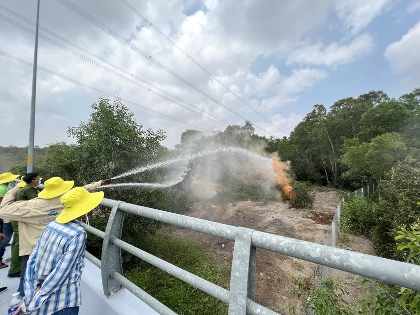 VWS-LA tập huấn phòng cháy, chữa cháy rừng tại Long An VWS-LA tập huấn phòng cháy, chữa cháy rừng tại Long An