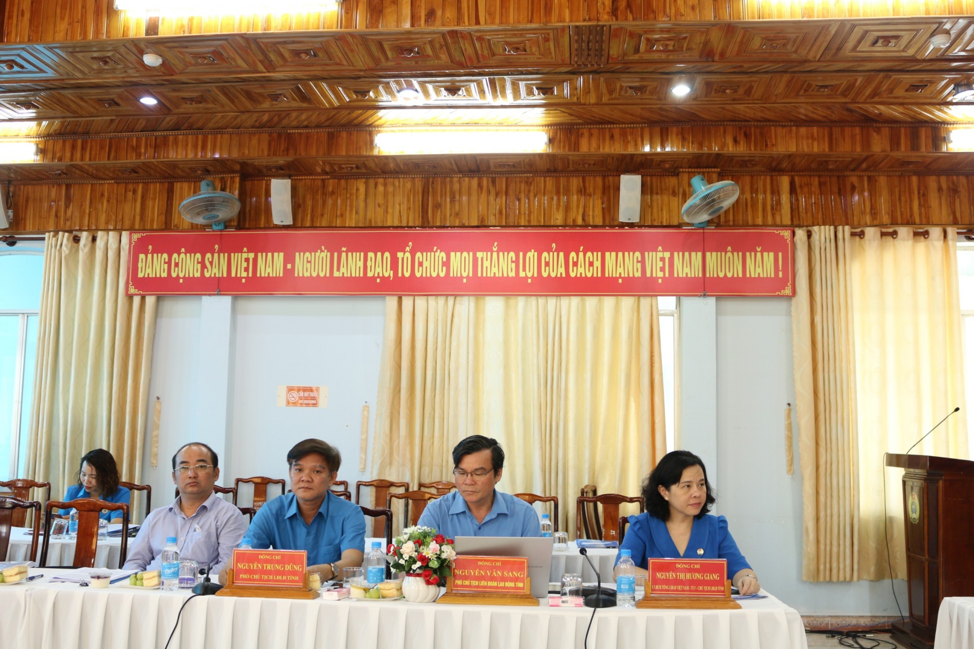 Khảo sát tình hình giao, quản lý, sử dụng biên chế công đoàn tại tỉnh Bình Phước Khảo sát tình hình giao, quản lý, sử dụng biên chế công đoàn tại tỉnh Bình Phước