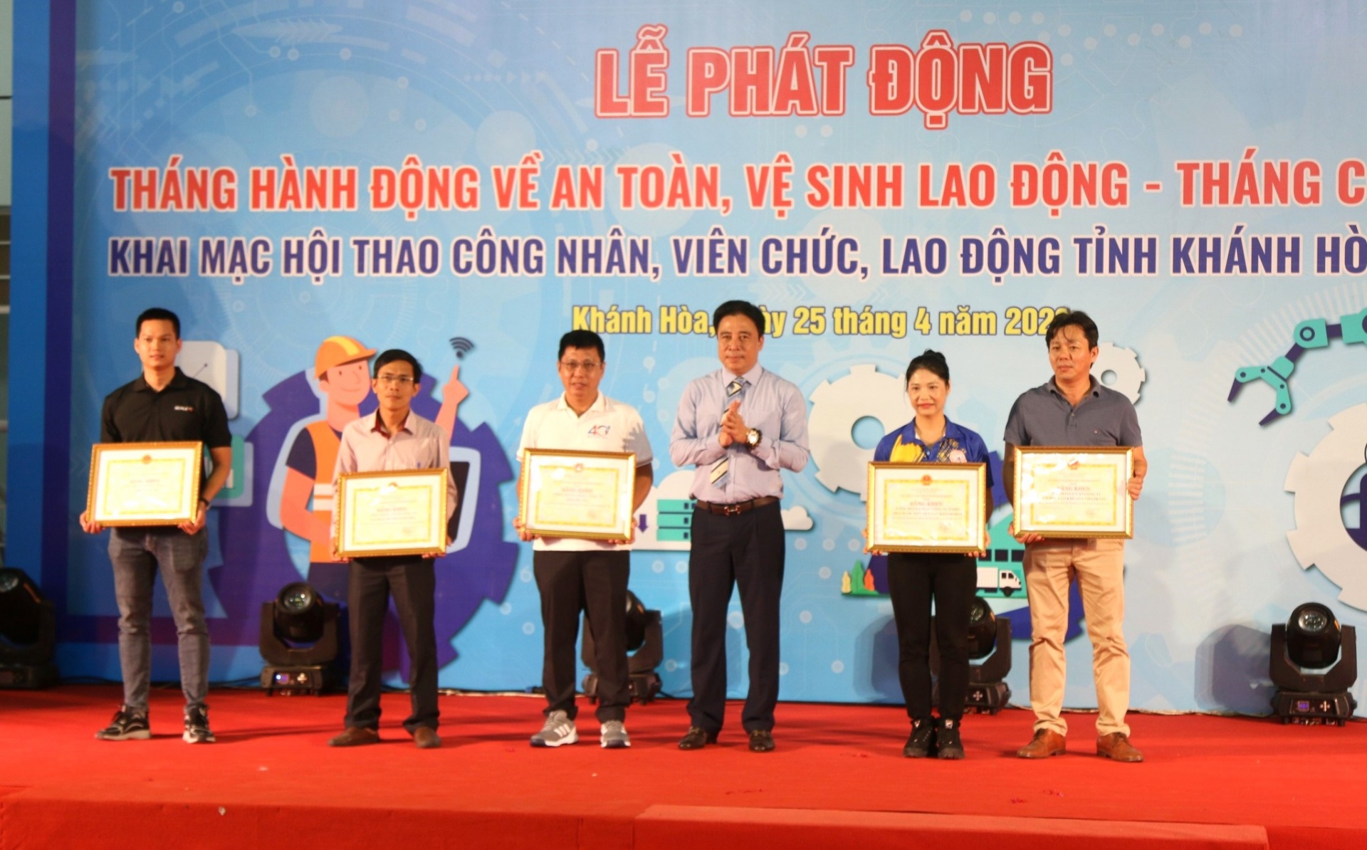Khánh Hòa: Phát động Tháng hành động về ATVSLĐ và Tháng Công nhân năm 2023 Khánh Hòa: Phát động Tháng hành động về ATVSLĐ và Tháng Công nhân năm 2023