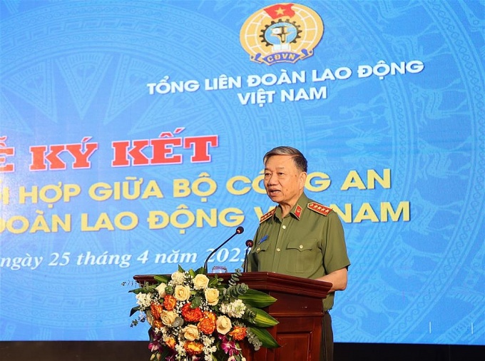 Tổng LĐLĐ Việt Nam và Bộ Công an ký quy chế phối hợp trong giai đoạn mới Tổng LĐLĐ Việt Nam và Bộ Công an ký quy chế phối hợp trong giai đoạn mới