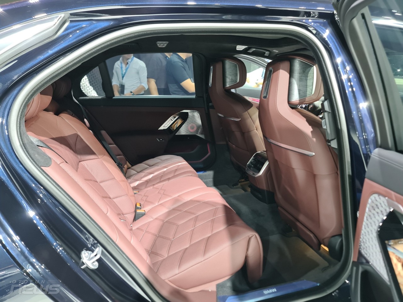 BMW 7-Series 2023 trình làng ở Việt Nam, không có trang bị màn hình 31 inch BMW 7-Series 2023 trình làng ở Việt Nam, không có trang bị màn hình 31 inch