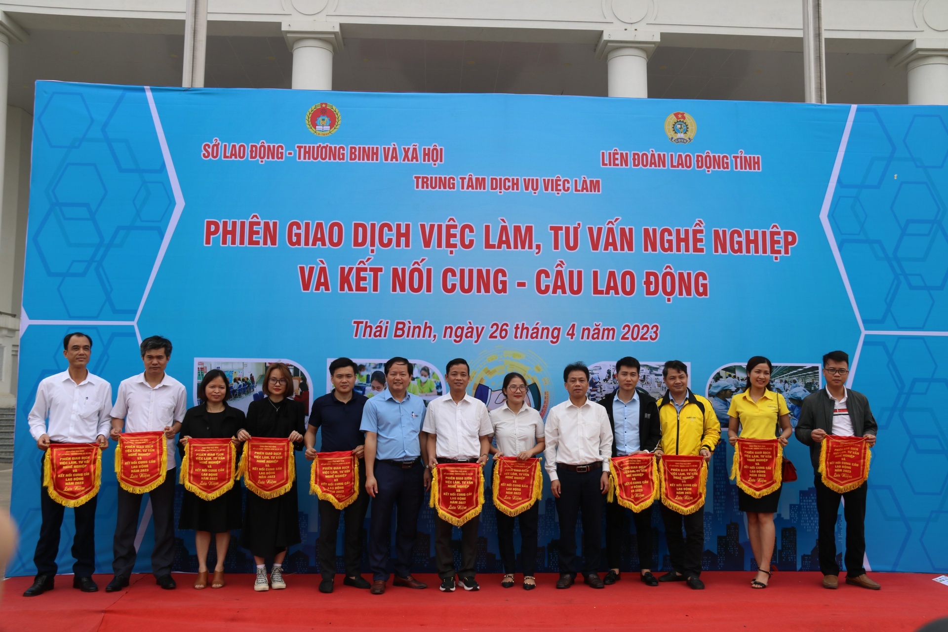 Thái Bình: Chào đón Tháng Công nhân thiết thực với Ngày hội việc làm