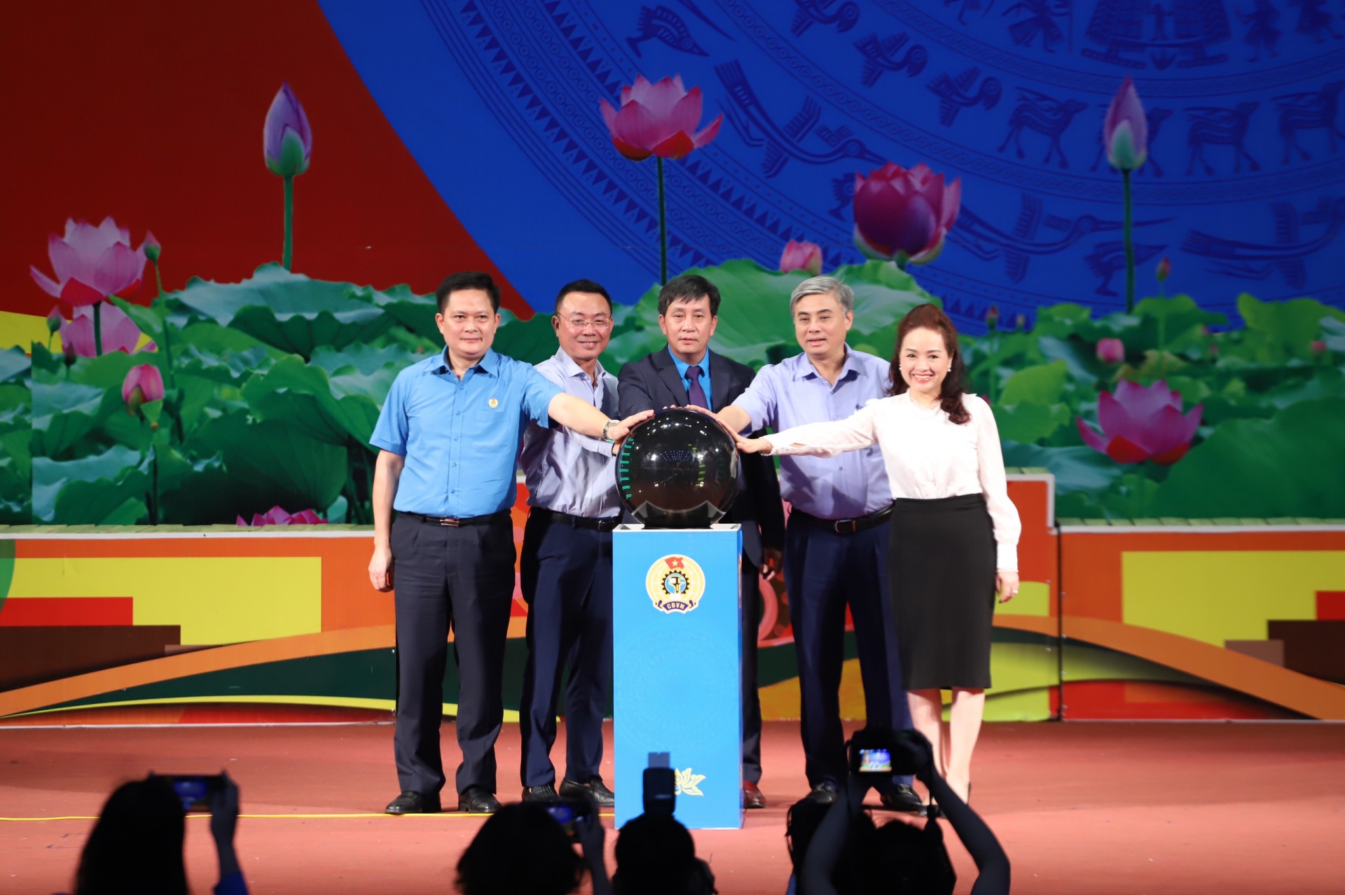 Công đoàn Công thương Việt Nam phát động Tháng Công nhân và Tháng hành động về ATVSLĐ năm 2023 Công đoàn Công thương Việt Nam phát động Tháng Công nhân và Tháng hành động về ATVSLĐ năm 2023