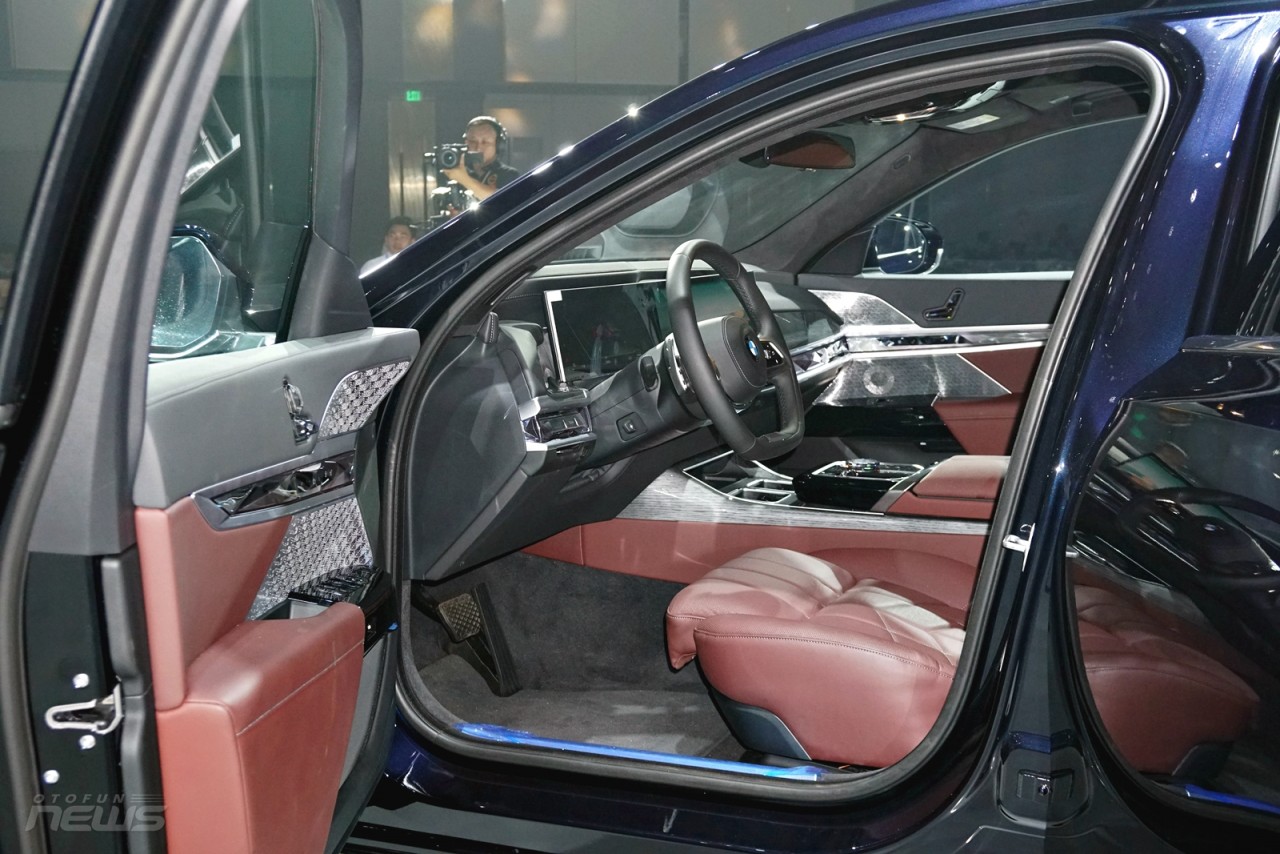 Cận cảnh BMW 7-Series 2023 giá từ 5,199 tỷ đồng tại Việt Nam Cận cảnh BMW 7 Series 2023 giá từ 5,199 tỷ đồng tại Việt Nam