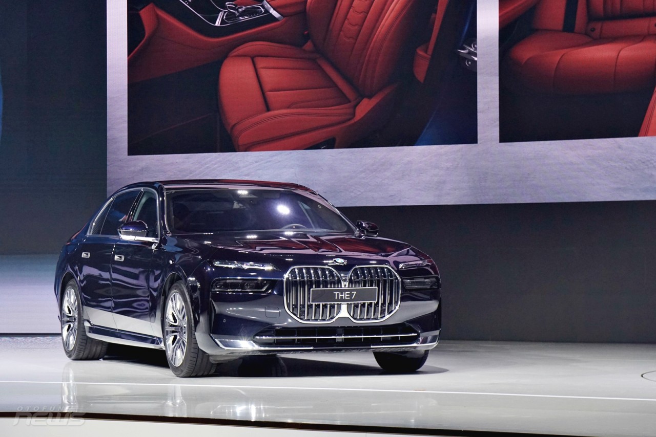 Cận cảnh BMW 7-Series 2023 giá từ 5,199 tỷ đồng tại Việt Nam Cận cảnh BMW 7-Series 2023 giá từ 5,199 tỷ đồng tại Việt Nam