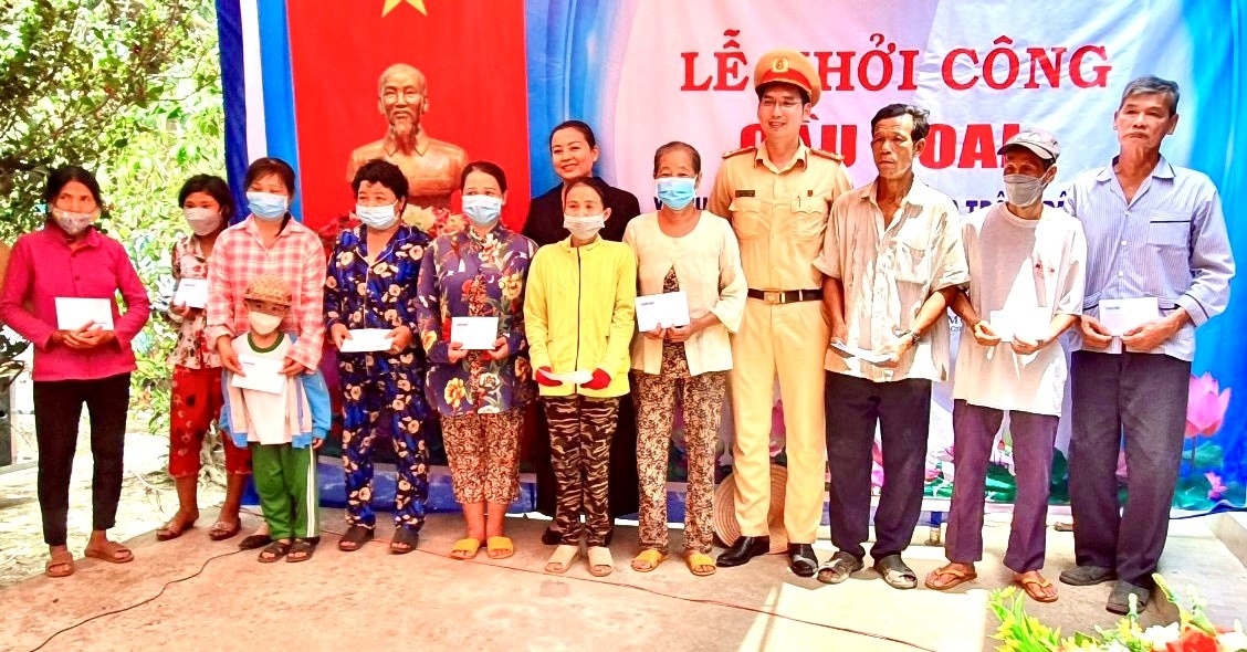 VWS tài trợ xây dựng cầu giúp bà con xứ dừa Bến Tre