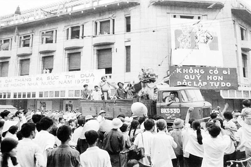 Hòa bình thống nhất, được về nhà cha mẹ mình