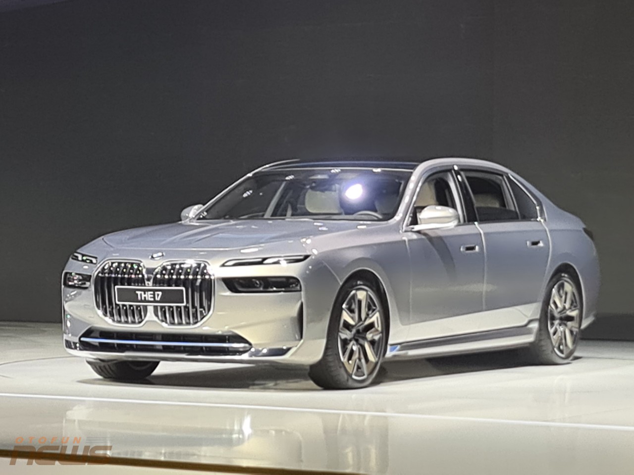 Giá niêm yết 7,199 tỷ, giá lăn bánh xe điện BMW i7 sẽ là bao nhiêu? Giá niêm yết 7,199 tỷ, giá lăn bánh xe điện BMW i7 sẽ là bao nhiêu?