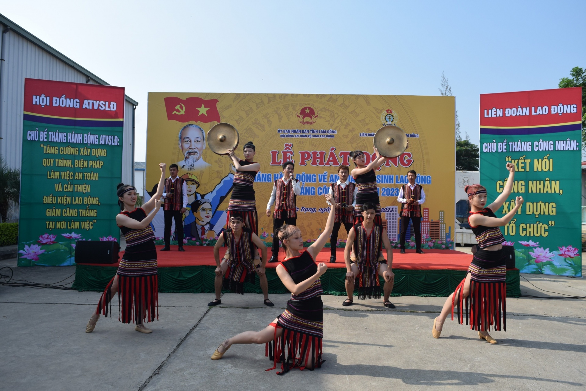 Thiết thực và lan tỏa Lễ phát động “Tháng Công nhân” ở Lâm Đồng Thiết thực và lan tỏa Lễ phát động “Tháng Công nhân” ở Lâm Đồng