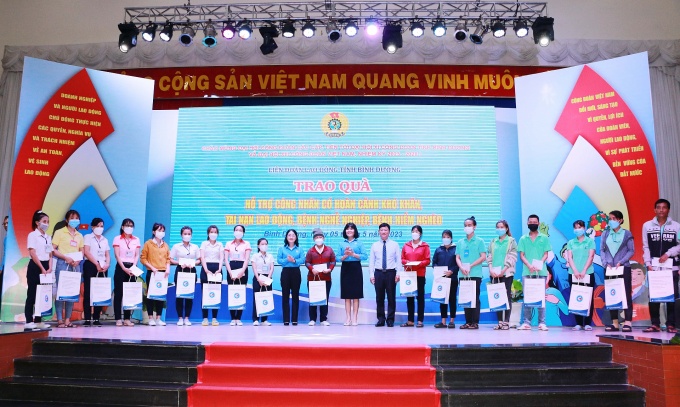 Bình Dương: Phát động Tháng Công nhân năm 2023 - tháng cao điểm chăm lo cho NLĐ