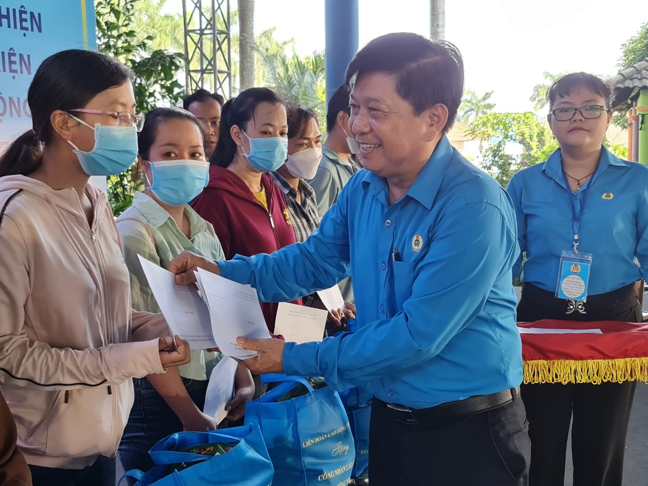 LĐLĐ Long An tổ chức nhiều hoạt động chăm lo trong Tháng Công nhân