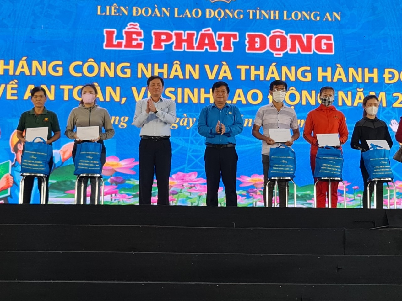 Long An: Tháng Công nhân 2024 với nhiều hoạt động chăm lo, lắng nghe và chia sẻ Long An: Tháng Công nhân 2024 với nhiều hoạt động chăm lo, lắng nghe và chia sẻ