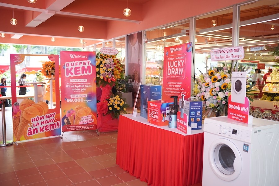 Trong tuần lễ khai trương, siêu thị WinMart Phú Mỹ Hưng tổ chức nhiều hoạt động thú vị với cơ hội nhận thưởng lên tới 50.000.000đ cho khách hàng tham quan mua sắm. Trong tuần lễ khai trương, siêu thị WinMart Phú Mỹ Hưng tổ chức nhiều hoạt động thú vị với cơ hội nhận thưởng lên tới 50.000.000đ cho khách hàng tham quan mua sắm.