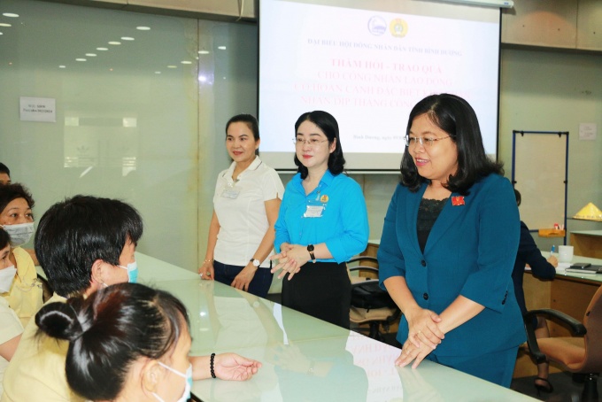 Niềm xúc động của nữ công nhân Bình Dương mắc bệnh hiểm nghèo Niềm xúc động của nữ công nhân Bình Dương mắc bệnh hiểm nghèo