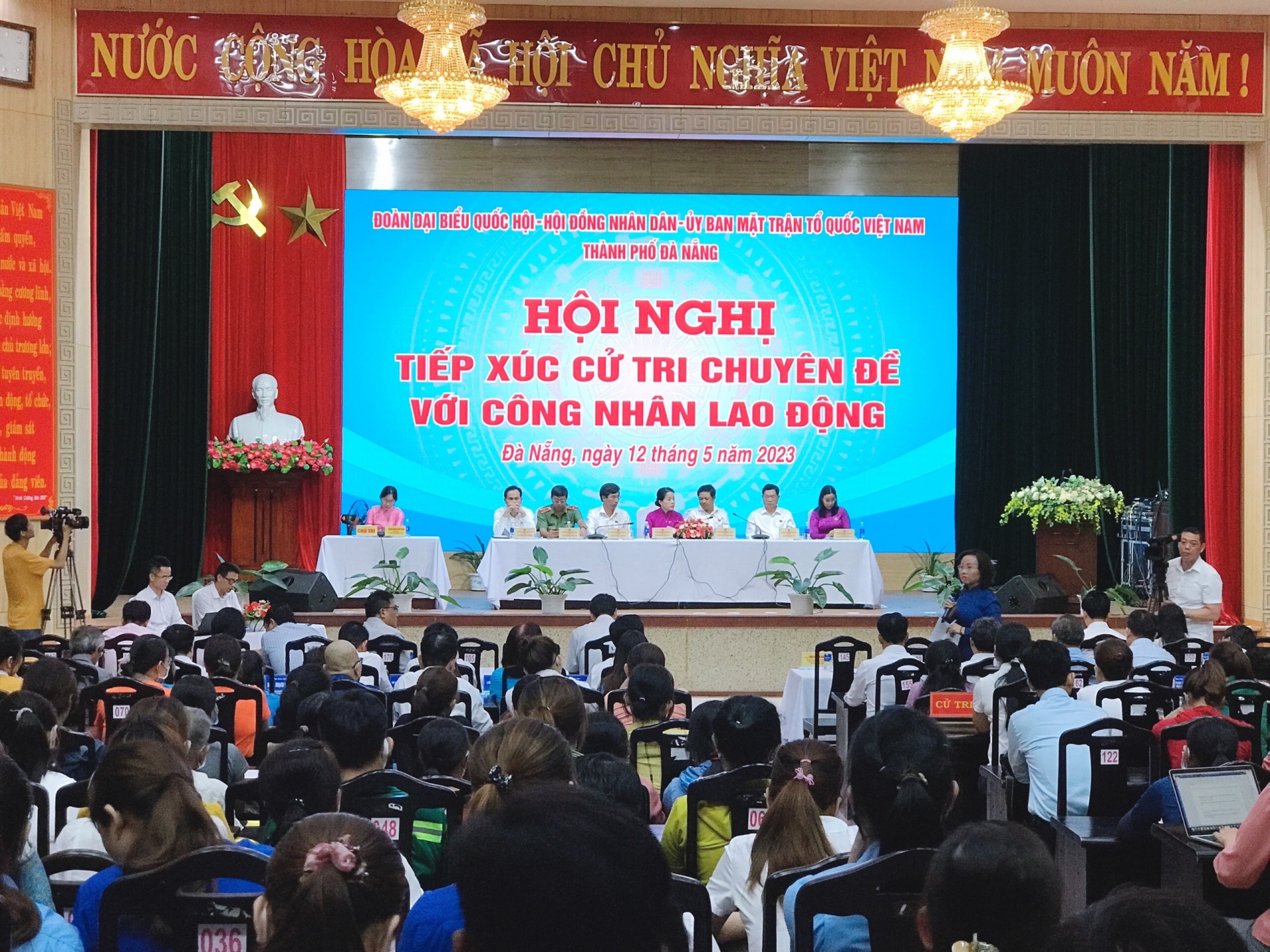 Công đoàn Đà Nẵng hỗ trợ gần 45 tỷ đồng cho công nhân lao động trong 06 tháng Công đoàn Đà Nẵng hỗ trợ gần 45 tỷ đồng cho công nhân lao động trong 06 tháng