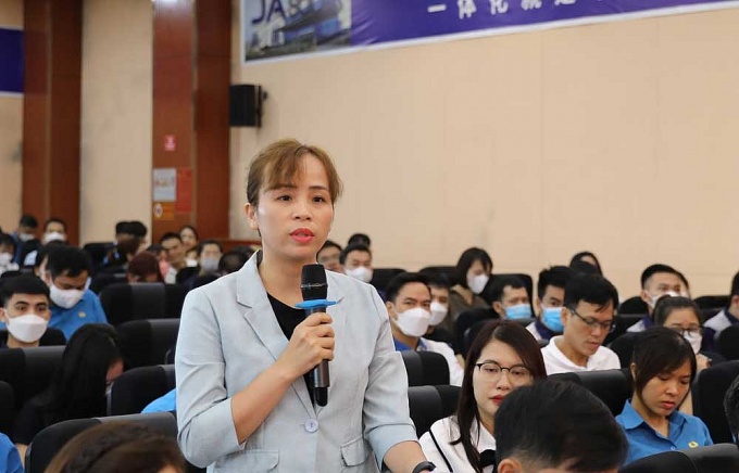 Công nhân khu công nghiệp đối thoại với Đoàn đại biểu Quốc hội tỉnh Bắc Giang Công nhân khu công nghiệp đối thoại với Đoàn đại biểu Quốc hội tỉnh Bắc Giang