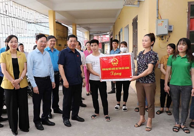 Công nhân khu công nghiệp đối thoại với Đoàn đại biểu Quốc hội tỉnh Bắc Giang Công nhân khu công nghiệp đối thoại với Đoàn đại biểu Quốc hội tỉnh Bắc Giang