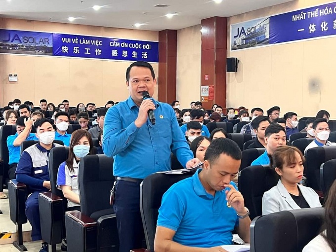 Công nhân khu công nghiệp đối thoại với Đoàn đại biểu Quốc hội tỉnh Bắc Giang Công nhân khu công nghiệp đối thoại với Đoàn đại biểu Quốc hội tỉnh Bắc Giang