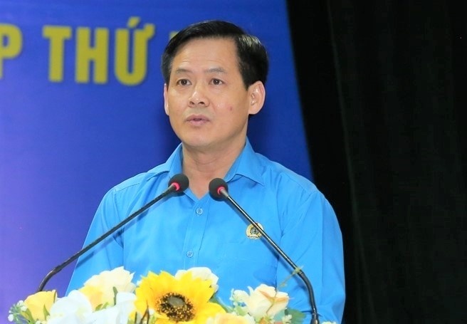 Đoàn đại biểu Quốc hội tỉnh Thanh Hoá tiếp xúc cử tri với công nhân lao động