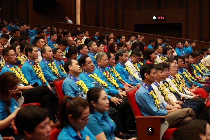 Học tập và làm theo Bác là nhiệm vụ thường xuyên, quan trọng Học tập và làm theo Bác là nhiệm vụ thường xuyên, quan trọng