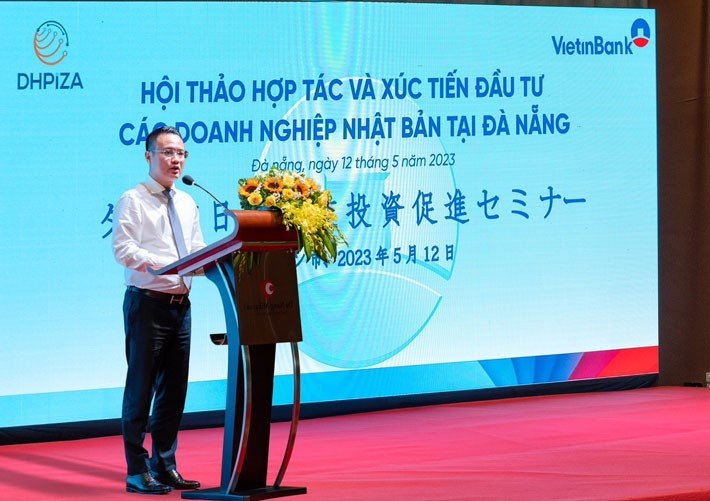 Phó Tổng Giám đốc VietinBank Nguyễn Đình Vinh phát biểu tại Hội thảo Phó Tổng Giám đốc VietinBank Nguyễn Đình Vinh phát biểu tại Hội thảo