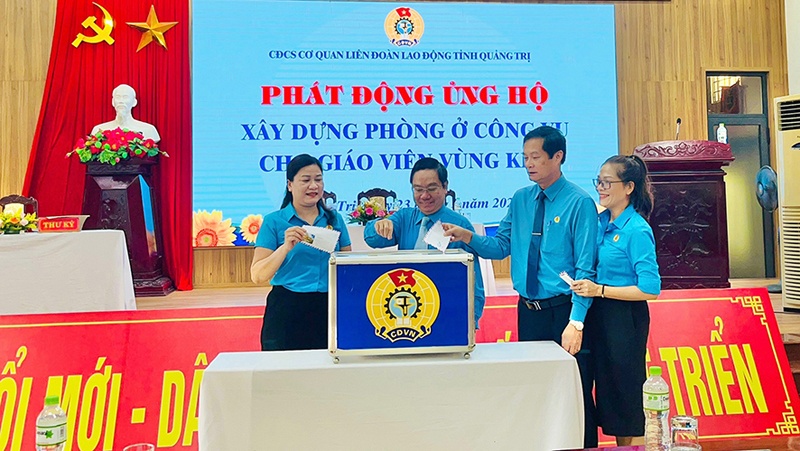 Công đoàn Quảng Trị góp sức xây dựng nhà công vụ cho giáo viên miền múi Công đoàn Quảng Trị góp sức xây dựng nhà công vụ cho giáo viên miền múi