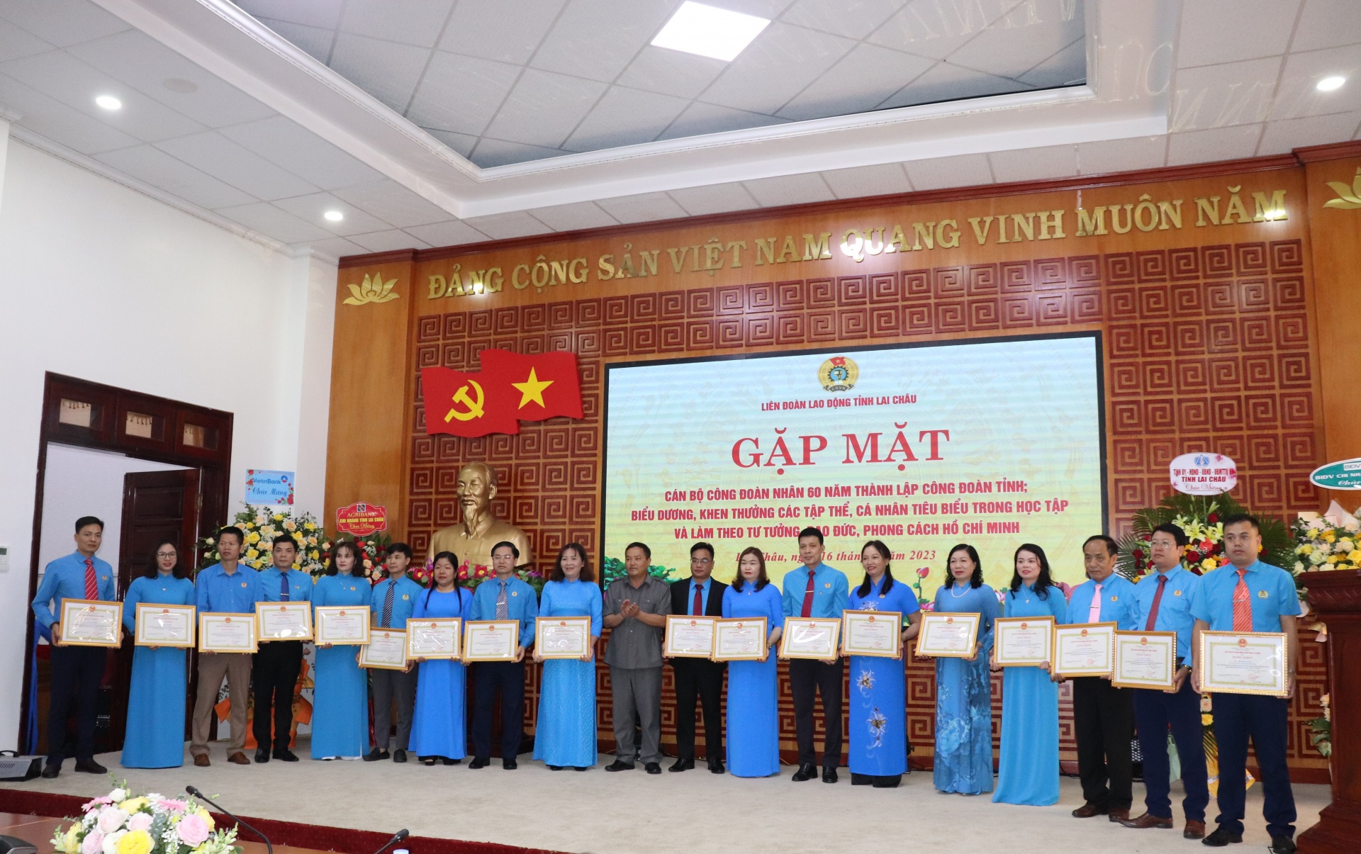 Gặp mặt cán bộ công đoàn nhân 60 năm Công đoàn Lai Châu