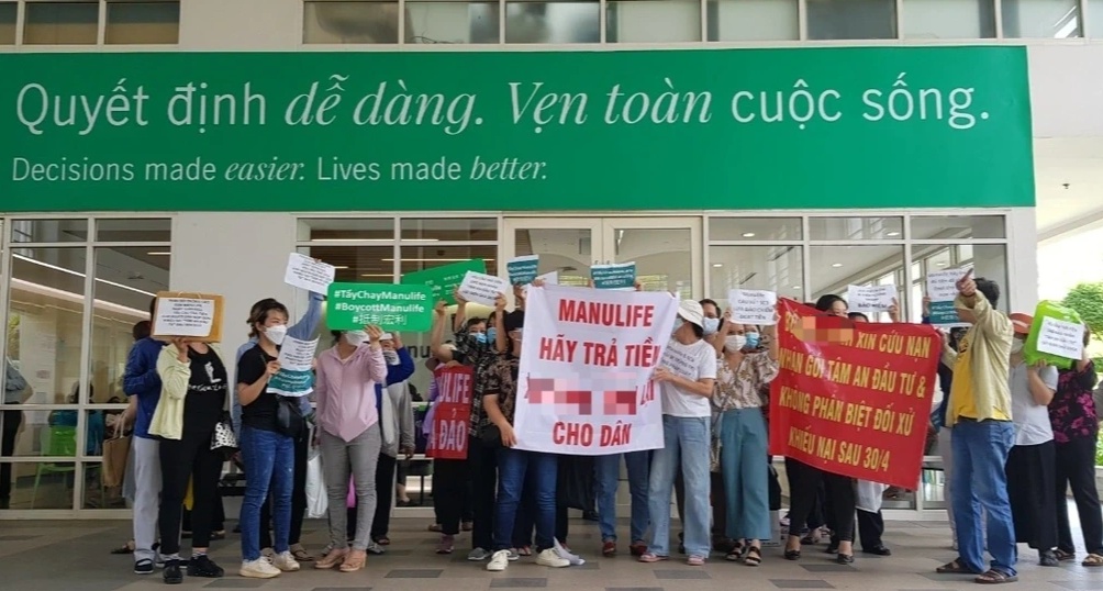 Manulife đối thoại với hàng trăm khách hàng, tiếp tục nhận thêm khiếu nại sau ngày 30/4