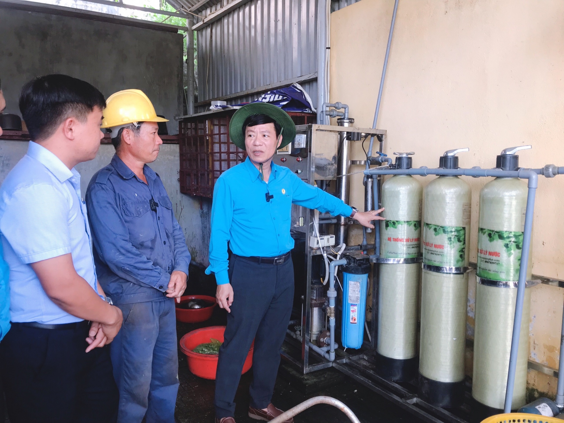 Chăm lo đời sống cho người lao động làm việc trên khu vực đèo Hải Vân