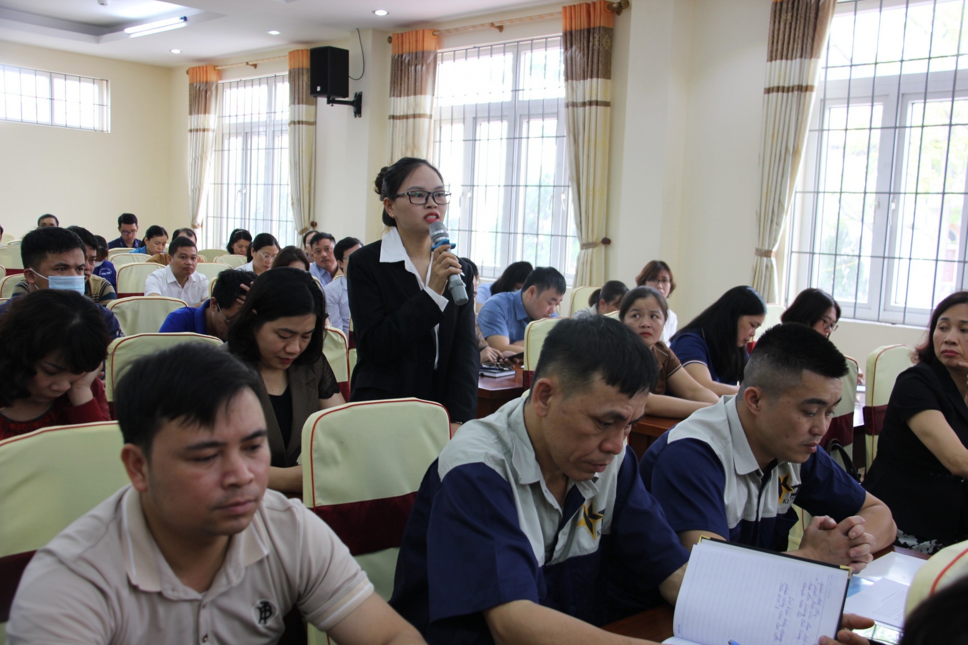 Đại biểu Quốc hội tỉnh Lạng Sơn tiếp xúc với đoàn viên công đoàn, công nhân lao động Đại biểu Quốc hội tỉnh Lạng Sơn tiếp xúc với đoàn viên công đoàn, công nhân lao động