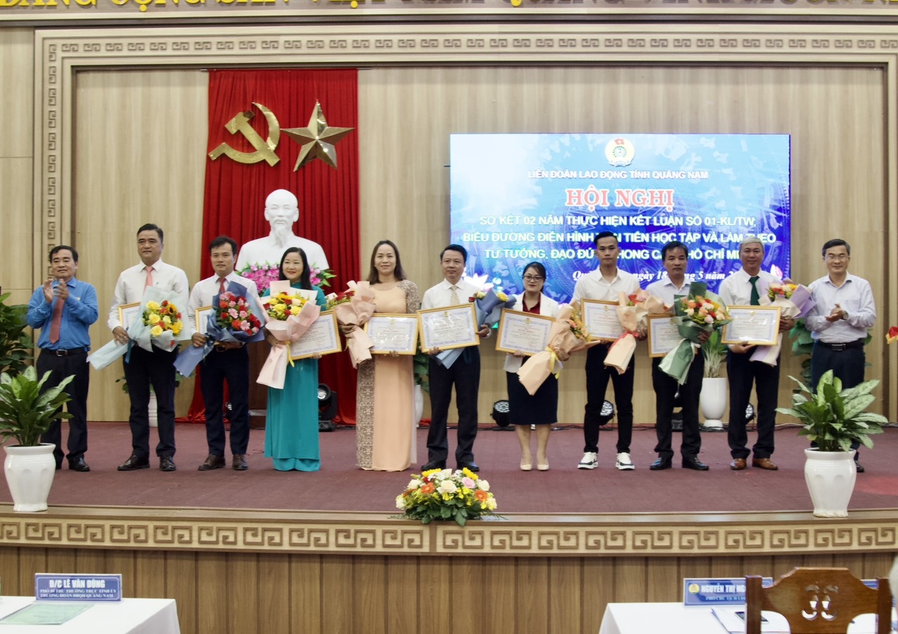 34 tập thể, cá nhân được tuyên dương học tập và làm theo đạo đức Chủ tịch Hồ Chí Minh 34 tập thể, cá nhân được tuyên dương học tập và làm theo đạo đức Chủ tịch Hồ Chí Minh