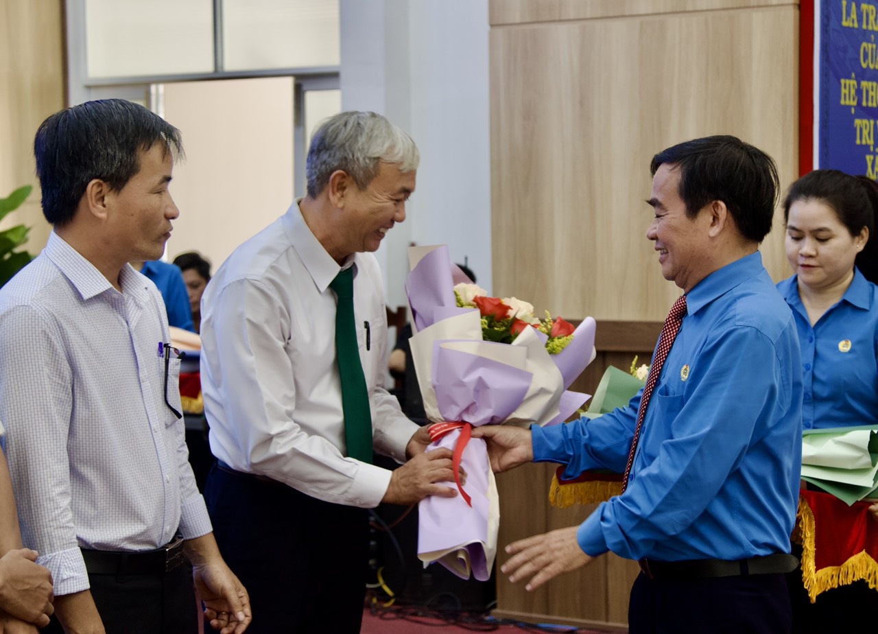 34 tập thể, cá nhân được tuyên dương học tập và làm theo đạo đức Chủ tịch Hồ Chí Minh 34 tập thể, cá nhân được tuyên dương học tập và làm theo đạo đức Chủ tịch Hồ Chí Minh