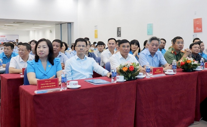 Chủ tịch Trần Sỹ Thanh đối thoại với công nhân lao động Thủ đô