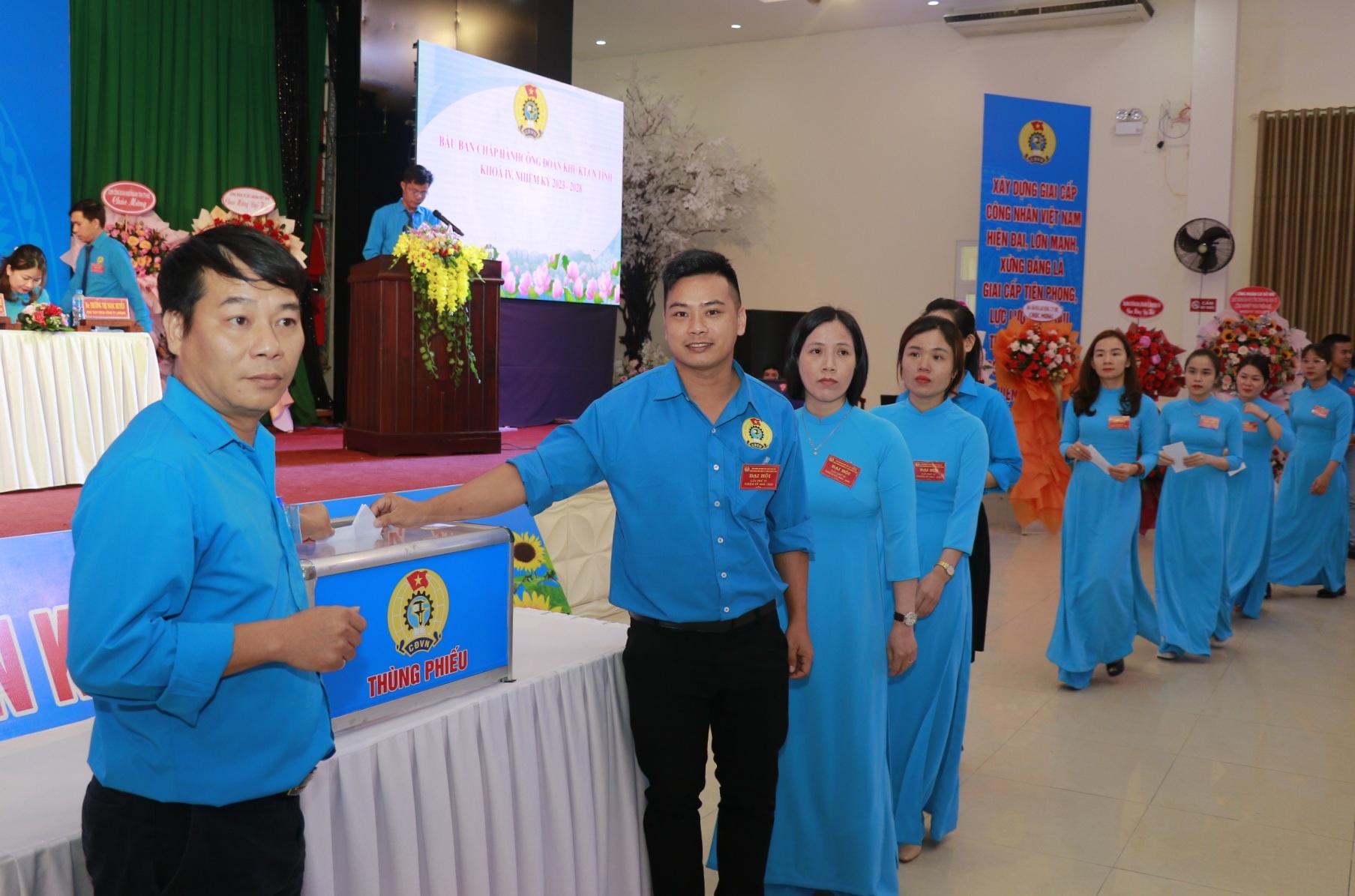 Tổ chức thành công đại hội điểm Công đoàn Khu Kinh tế, Công nghiệp tỉnh Thừa Thiên Huế Tổ chức thành công đại hội điểm Công đoàn Khu Kinh tế, Công nghiệp tỉnh Thừa Thiên Huế