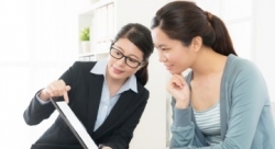 Khủng hoảng niềm tin, các công ty bảo hiểm tìm cách "níu chân" khách hàng