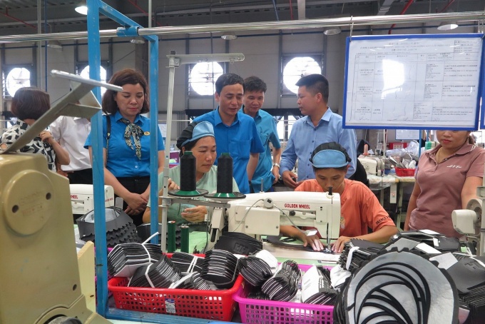 Ai bảo vệ cán bộ công đoàn khi cán bộ công đoàn bảo vệ đoàn viên, người lao động?