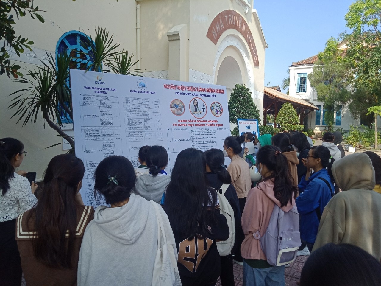 Khánh Hòa: Các doanh nghiệp đang có nhu cầu tuyển dụng hơn 3.000 người lao động Khánh Hòa: Các doanh nghiệp đang có nhu cầu tuyển dụng hơn 3.000 người lao động