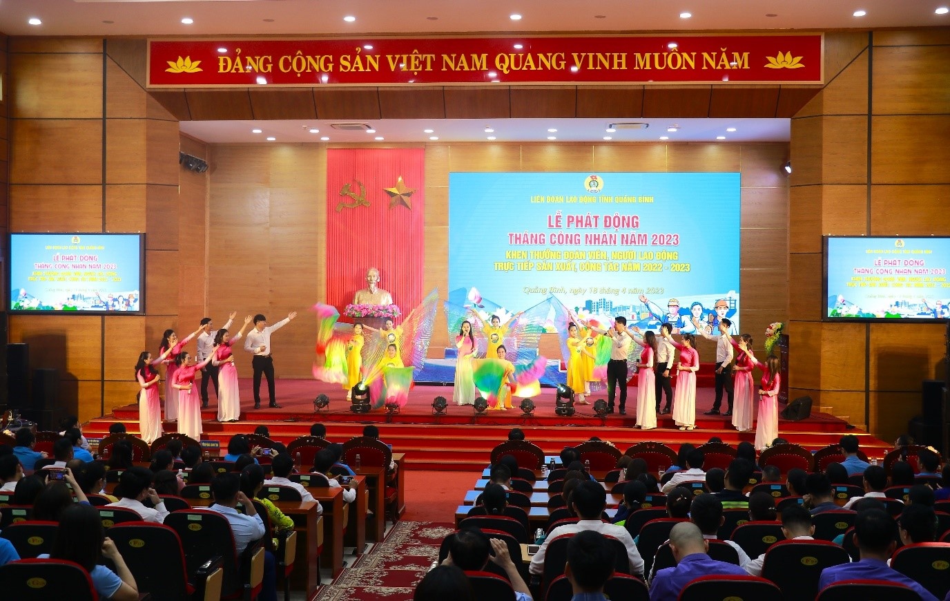 Quan tâm đặc biệt đoàn viên, người lao động có hoàn cảnh khó khăn Quan tâm đặc biệt đoàn viên, người lao động có hoàn cảnh khó khăn