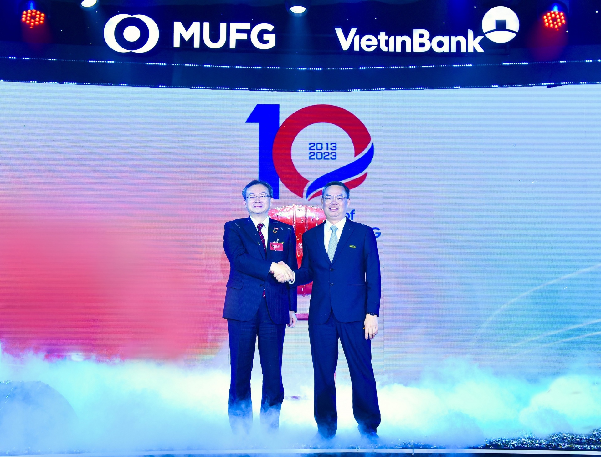 Chủ tịch HĐQT VietinBank và Giám đốc MUFG Bank tại buổi lễ Chủ tịch HĐQT VietinBank và Giám đốc MUFG Bank tại buổi lễ