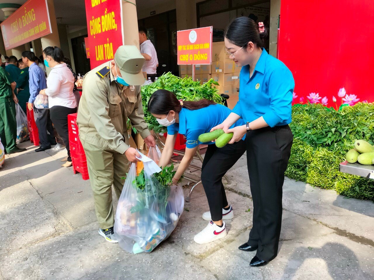 Bình Dương tổ chức nhiều hoạt động chăm lo người lao động Bình Dương tổ chức nhiều hoạt động chăm lo người lao động