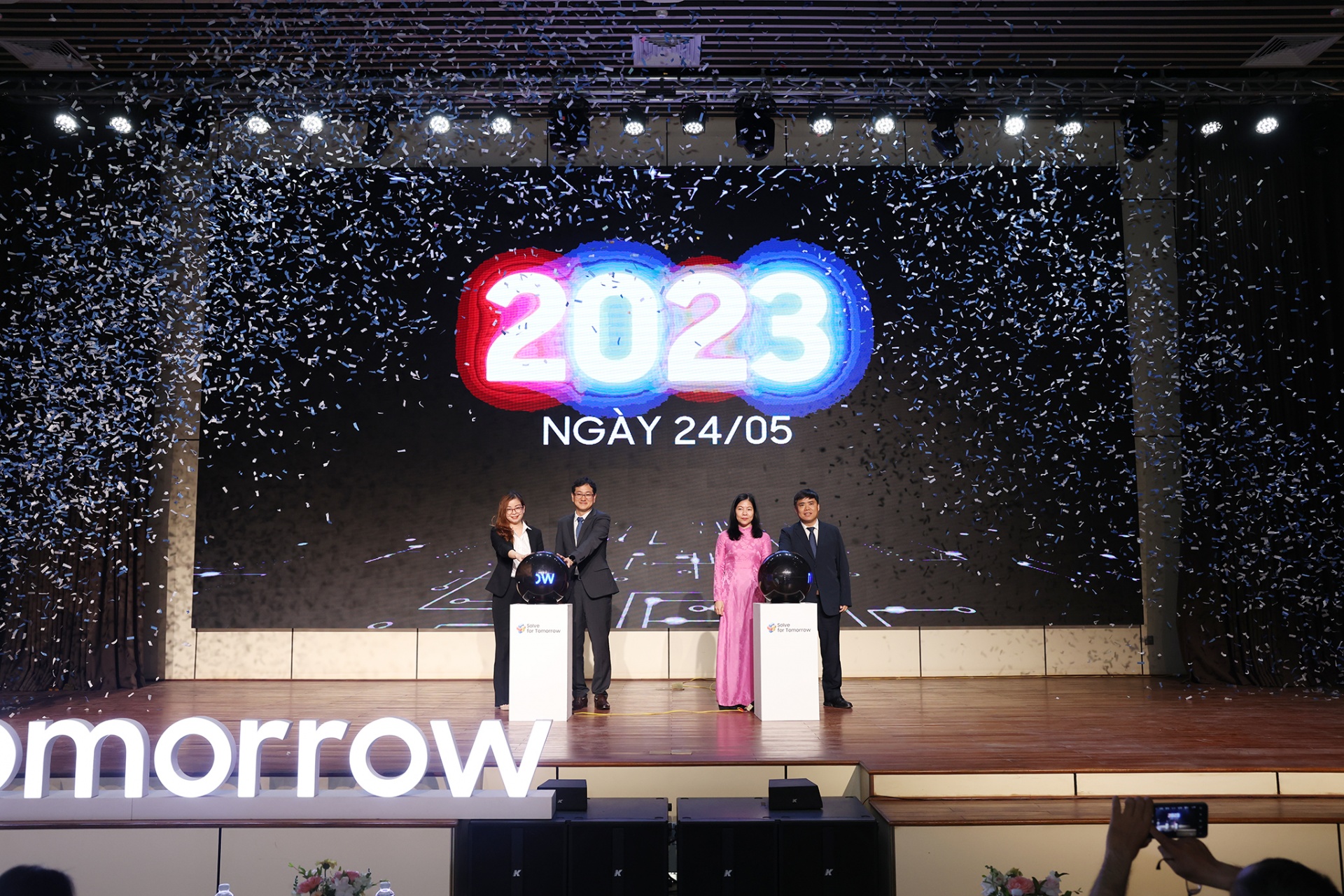Samsung Việt Nam thực hiện hành trình roadshow lan toả Solve for Tomorrow 2023