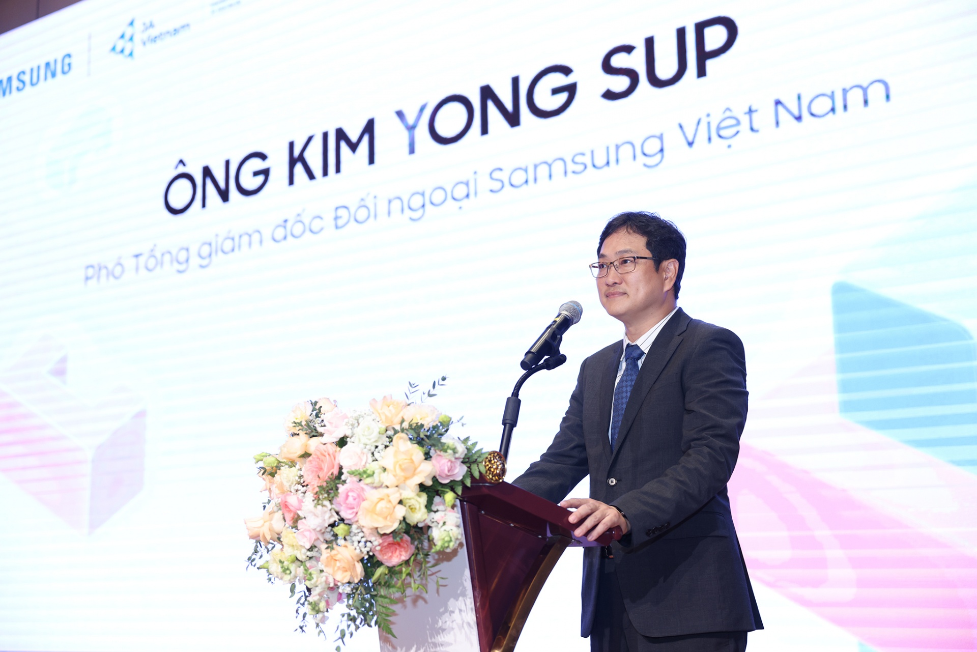Samsung Việt Nam thực hiện hành trình roadshow lan toả Solve for Tomorrow 2023